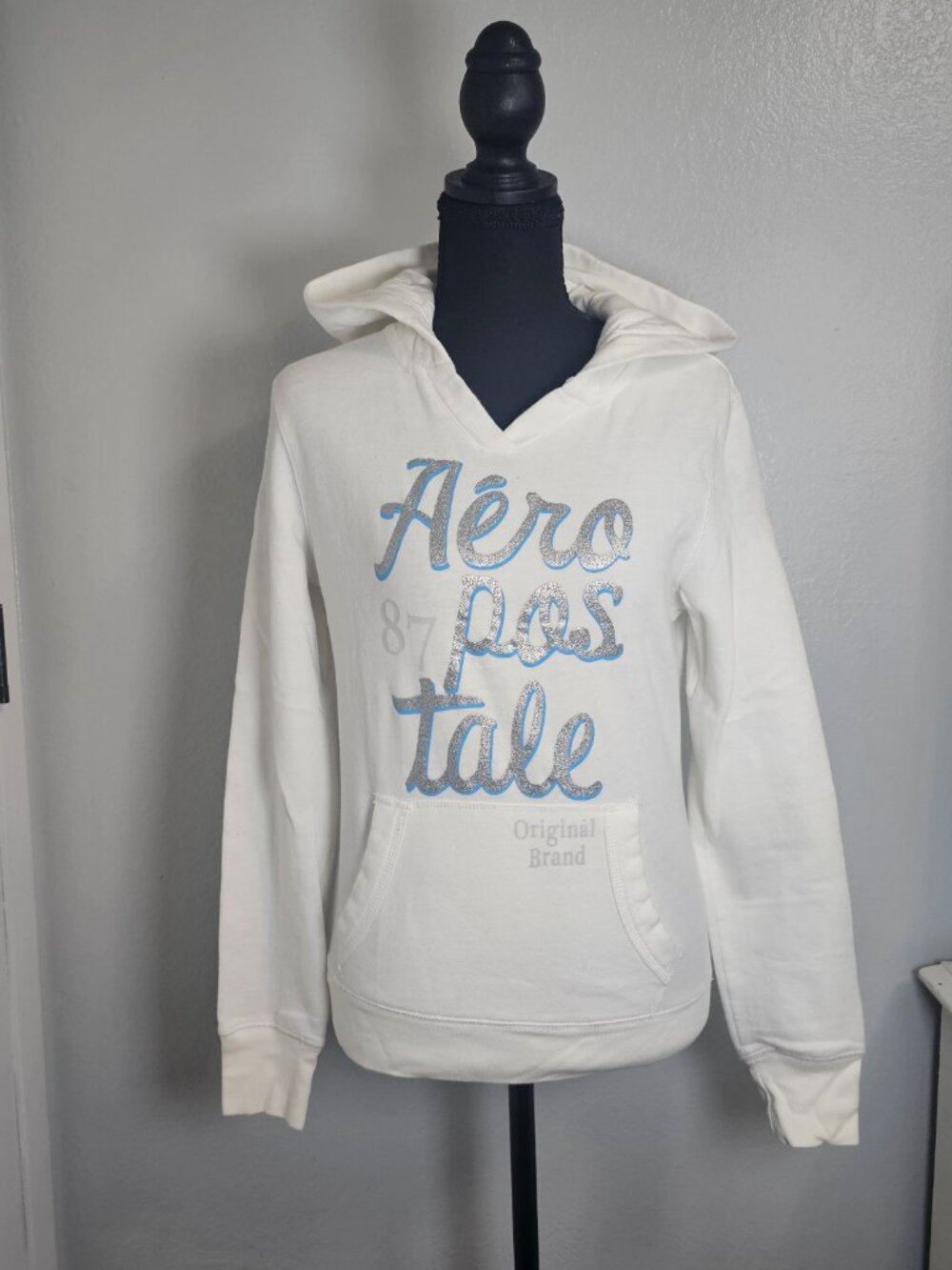 Aeropostale White Pullover Hoodie Sweatshirt with Pocket - Size Medium - Picture 2 of 6